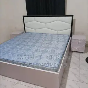 Elegant 4ftby6ft Bedframe With 2 Side Table