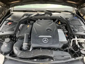 Mercedes-Benz C300 Luxury 4dr AWD 4Matic Sedan (2.0L 4cyl 7A) 2015