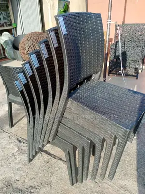 Unique Plastic Chair for Church, Restaurant, and Gardens