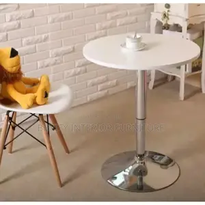 Adjustable Round Table