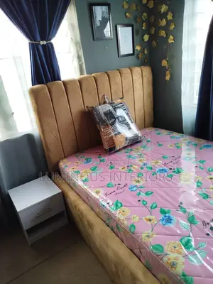 4 1⁄2 Bedframe