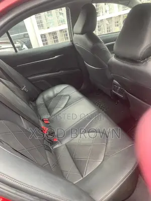 Toyota Camry XLE FWD (2.5L 4cyl 8AM) 2018 Red