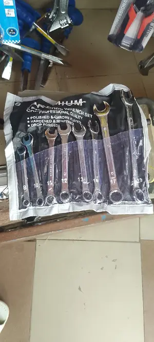8 Piece Combination Spanner Set Size 8 17,19mm