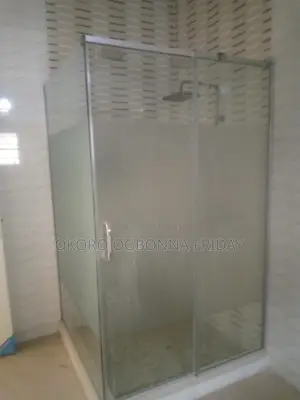 Shower Cubicle for Kings