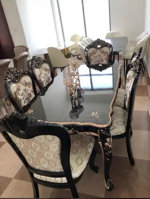 Royal Dining Table 6 Seaters