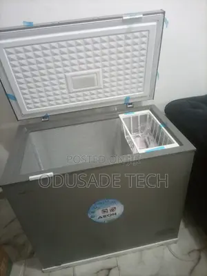 Durable Chest Freezer Aeon 200l