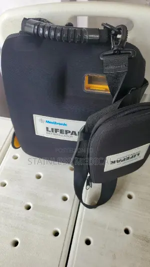 Defibrillator
