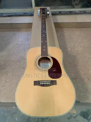 Quality Corona Pure Acoustic Guitar