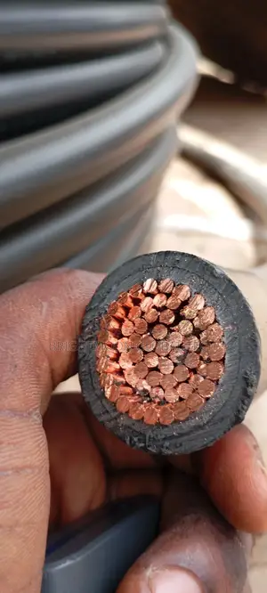 400mm PVC PVC Armoured Cable and Wires. 
