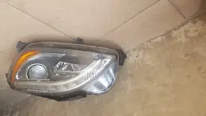 Ml350 2014 LED Left Side Headlights With Chargers