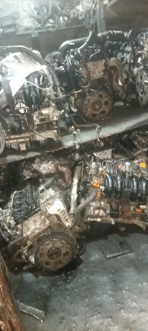 Toyota Hilux Engine. 2tr.