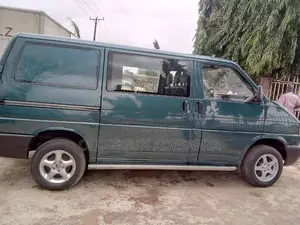 Volkswagen Transporter 2000 Green