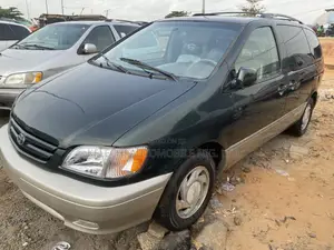 Toyota Sienna XLE 2003 Green