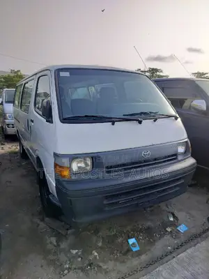 Toyota HiAce 2006 White