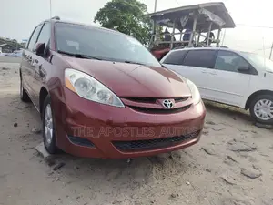 Toyota Sienna LE AWD 2009 Burgundy