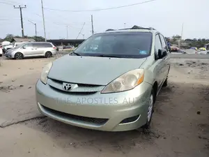 Toyota Sienna LE AWD 2008 Green