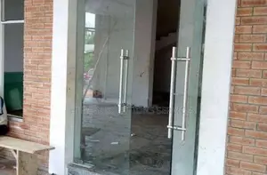 Hinged 16mm Office Frameless Glass Door