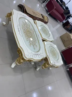 Royal Center Table With 2 Side Stools