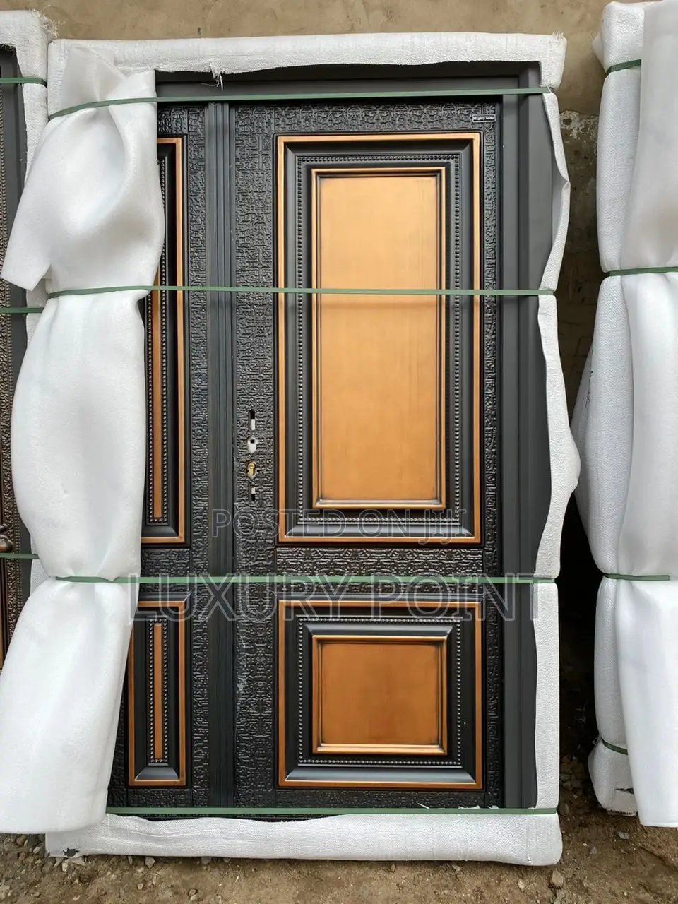 Cooper Cast Door