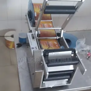 Round Bottle Sticker Labelling Machine