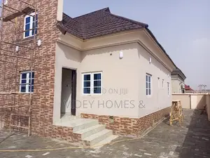 3bdrm Bungalow in Lavister Estate, Galadimawa for rent