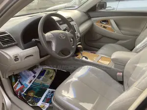 Toyota Camry XLE V6 4dr Sedan (3.5L 6cyl 6AM) 2008 Gold