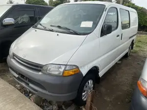 Toyota HiAce 2005 White