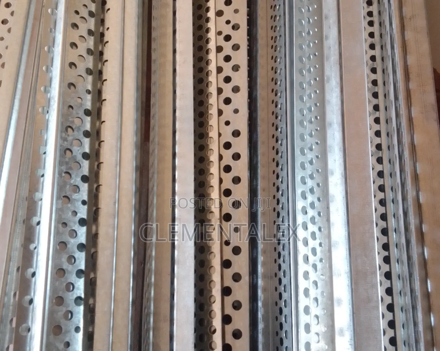 G Trim for Ceiling Installation