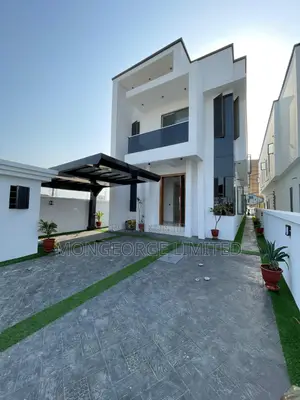 5bdrm Duplex in Chevron for sale