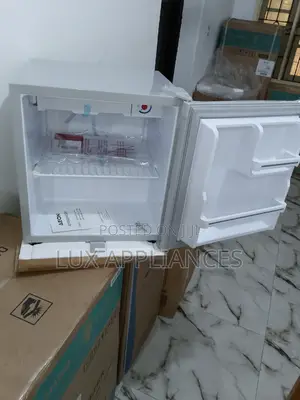 Fast Chilling Mini Fridge With Key Lock