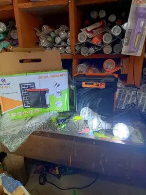Rechargeable Solar Power Station With Bulbs and Radio