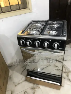 The Easy to Operate Skyrun Gas Cooker With 4 Burners.