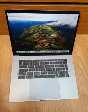 Laptop Apple MacBook Pro 2018 16GB Intel Core i7 SSD 512GB