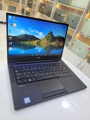 Laptop Dell Latitude 13 7370 8GB Intel SSD 256GB