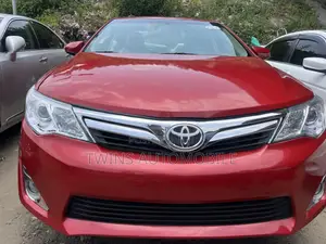 Toyota Camry LE 4dr Sedan (2.5L 4cyl 6A) 2014 Red