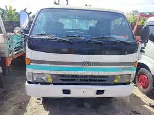 Toyota Dyna 400