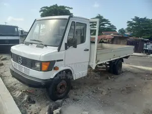 Mercedes 407 Truck Pickup