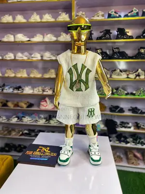 Age 1 to 3 Years Unisex Gold Kids Mannequins
