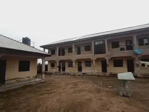 20 Ensuite Rooms Hostel Complex