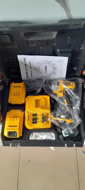 Dewalt Cordless Impact Socket Wrench 1/2"