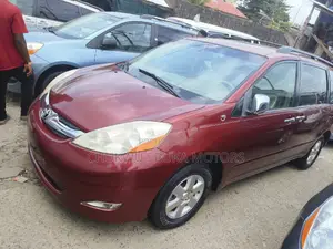 Toyota Sienna XLE AWD 2009 Red
