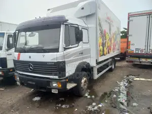Mercedes Truck 1324 Double Cabin