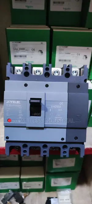 250a 4pole McCb Breaker