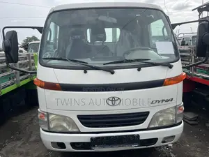 Toyota Dyna 200 Normal Hand