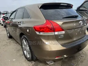 Toyota Venza V6 AWD 2011 Brown