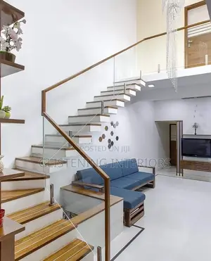 Staircase Wood With a 10mm Tempered Glass