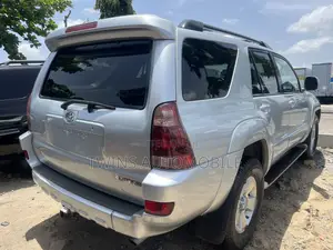 Toyota 4-Runner Limited V6 4x4 2005 Silver