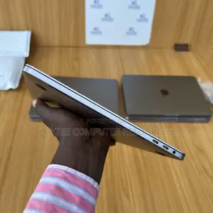 Laptop Apple MacBook Pro 2017 16GB Intel Core I5 SSD 512GB