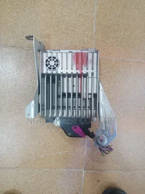 Mercedes Benz Amplifier for C300, E350, GLK , GL 350. 2010.