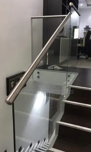 10mm Modern Plain Tempted Glass and Rails